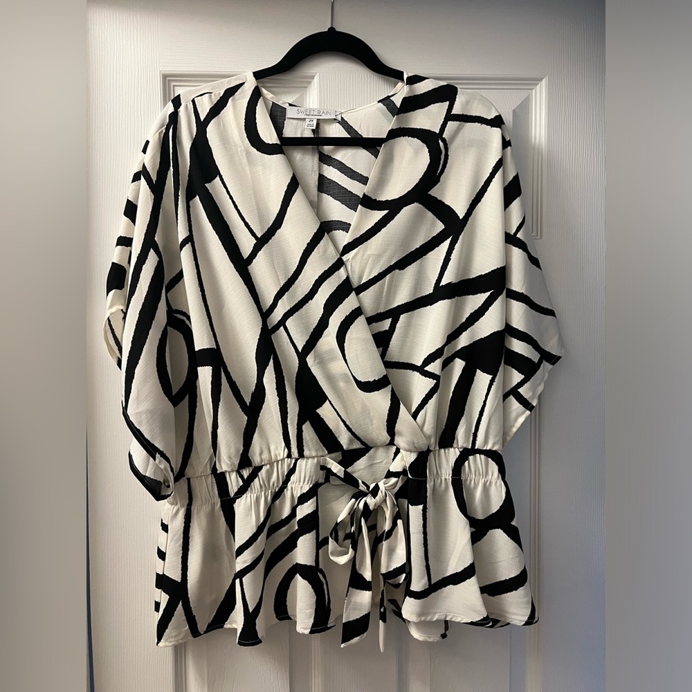 Plus Size NWT Crossover Top